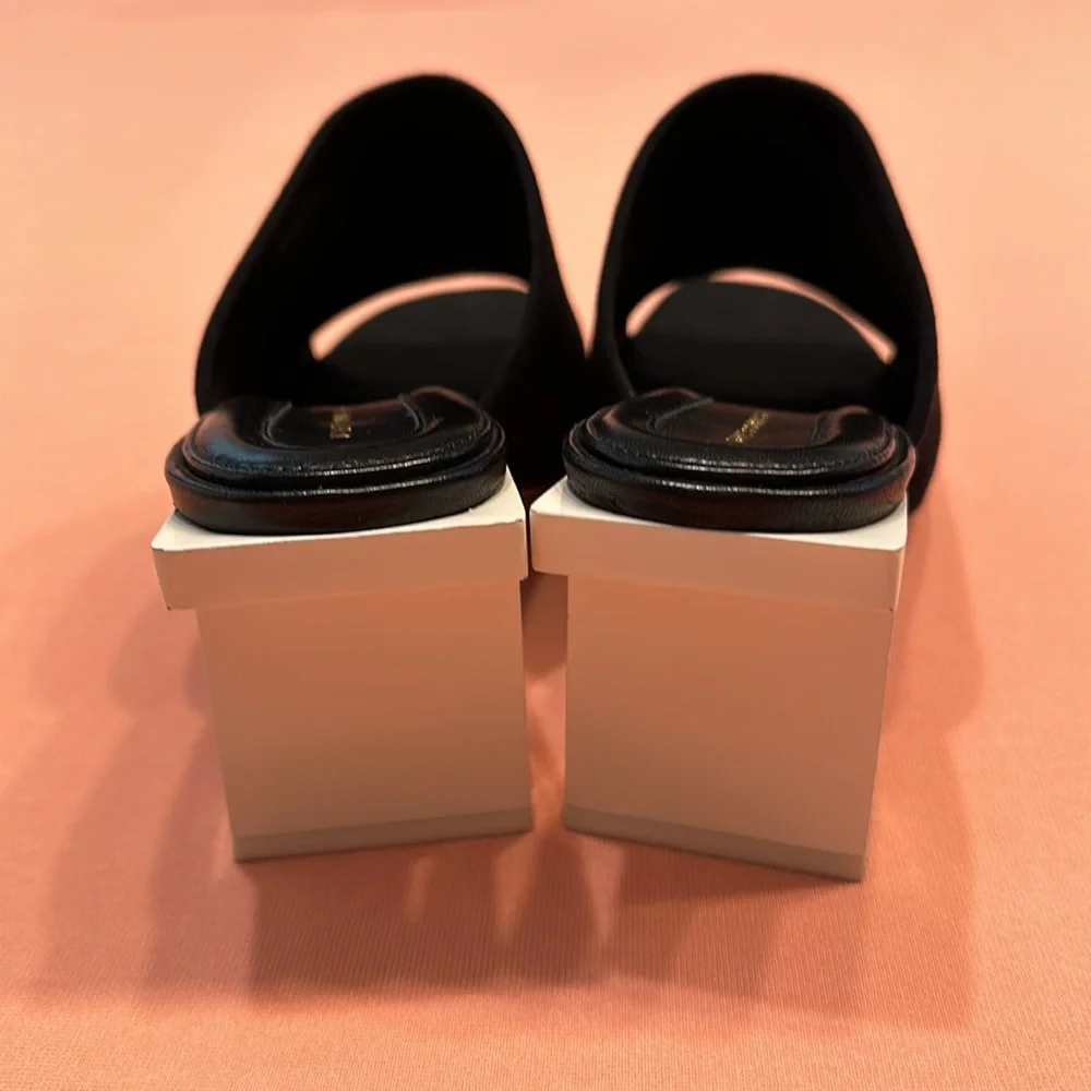 New Tory Burch Black Suede Shoes. White heels. Size 9.